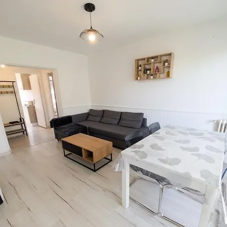 Bright In The Center With Balcony *